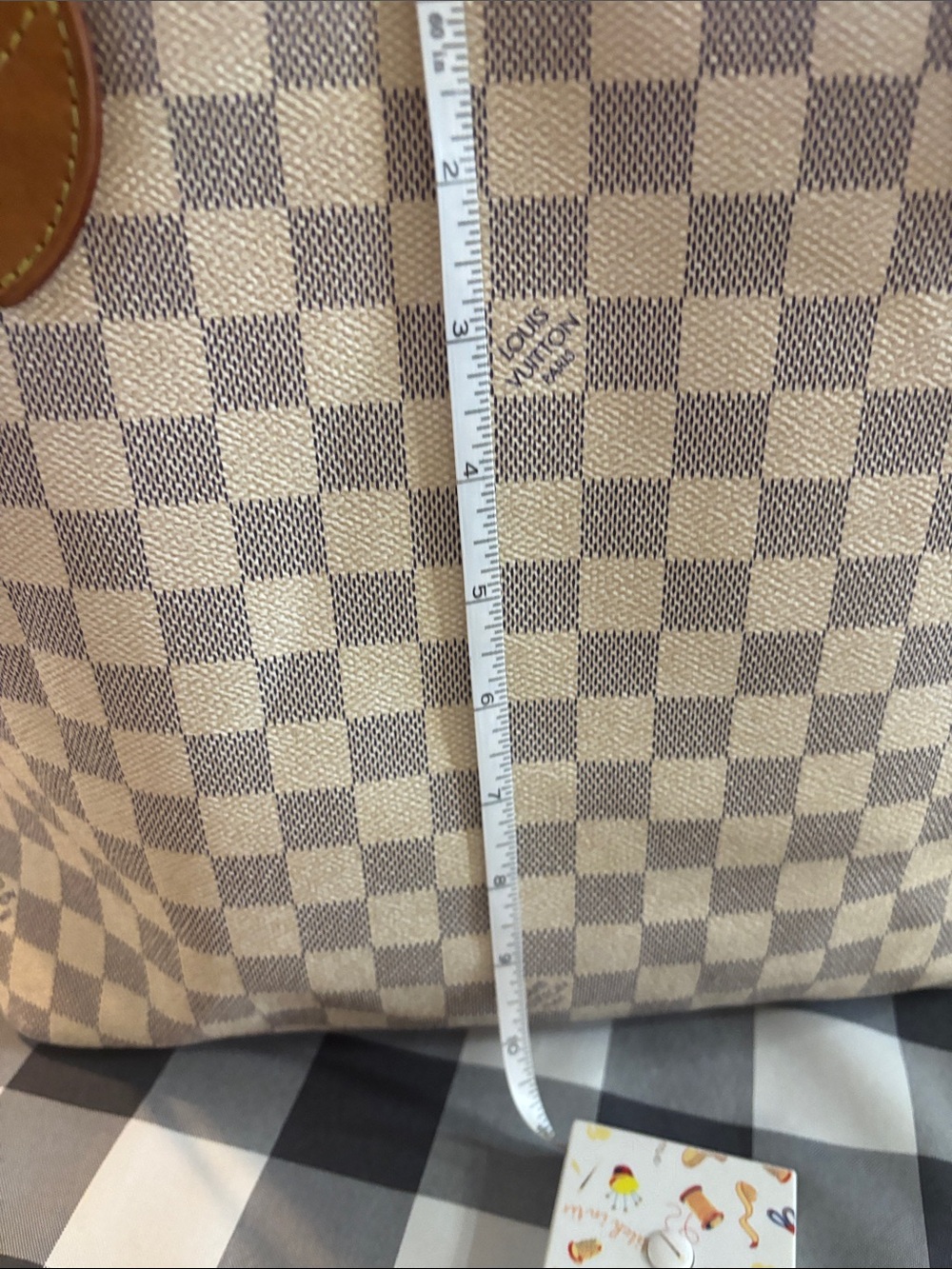 Louis Vuitton Damier Azur Checkered MM Neverfull tote in Light Gray and Cream - Picture 8 of 10